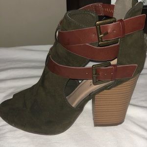 Olive green booties. Just in time for the fall.